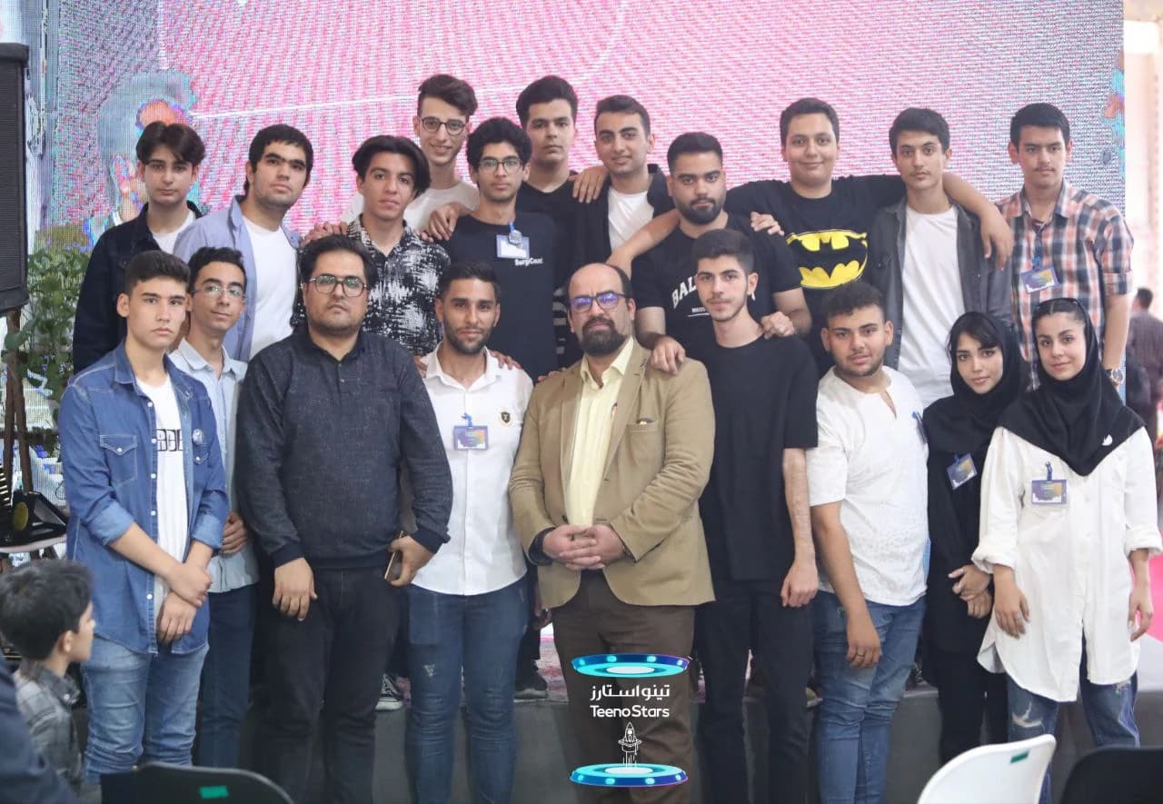 Students and mentors at TeenoStars