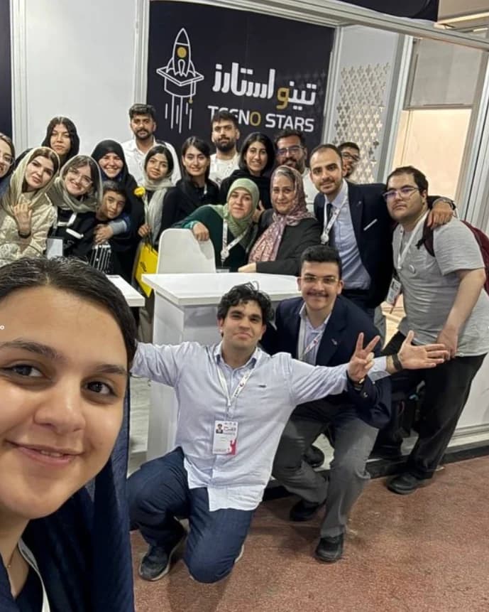 Ali with students at a TeenoStars activity